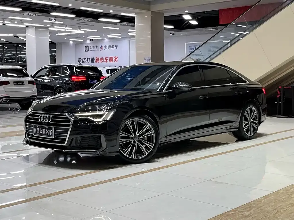 Audi A6L — фото 1