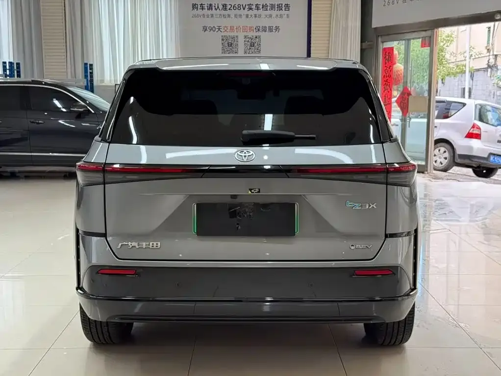 Toyota bZ3X — фото 6