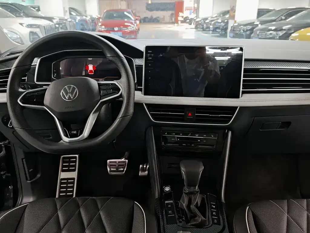 Volkswagen Tiguan L — фото 6