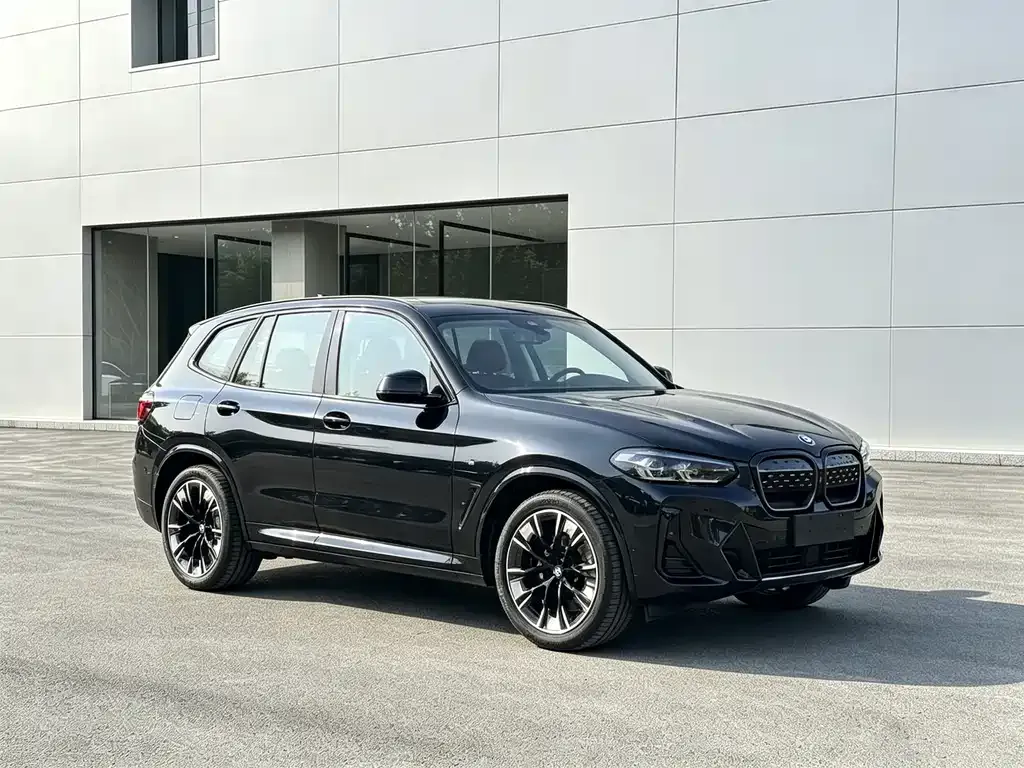 BMW iX3 — фото 5