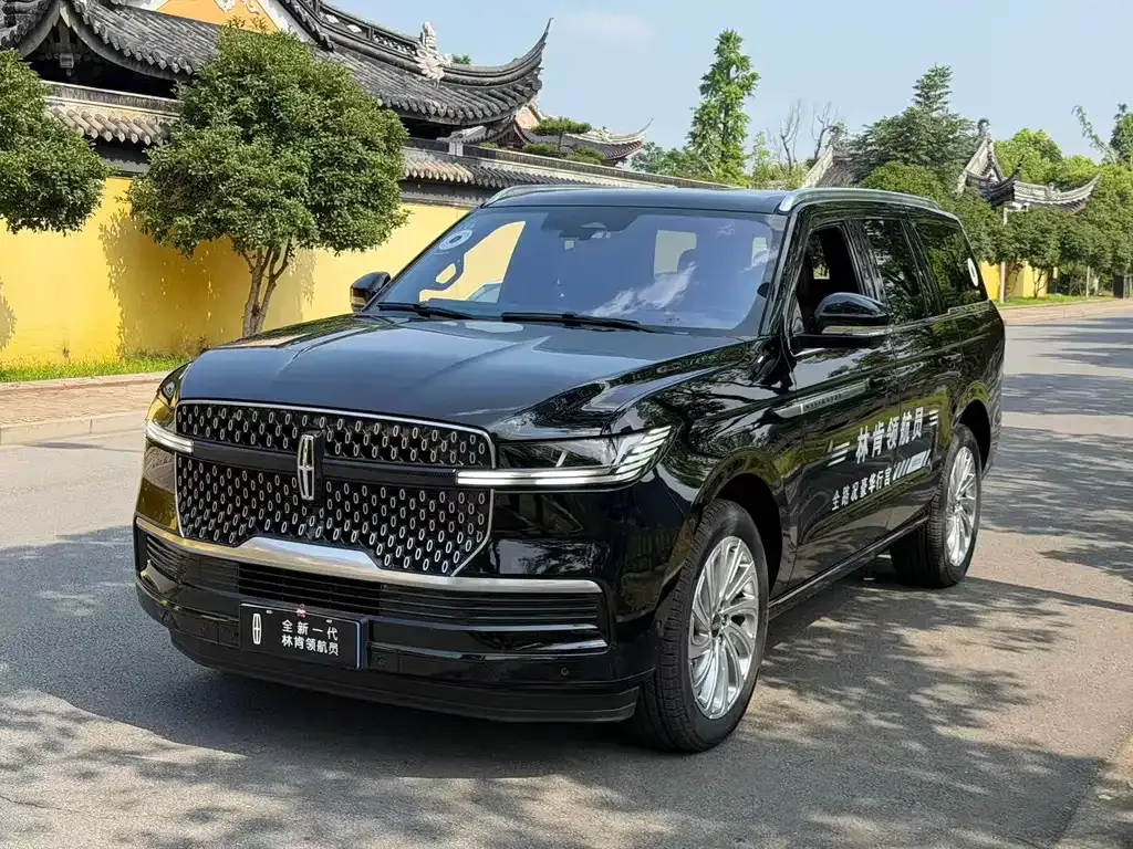 Lincoln Navigator — фото 1