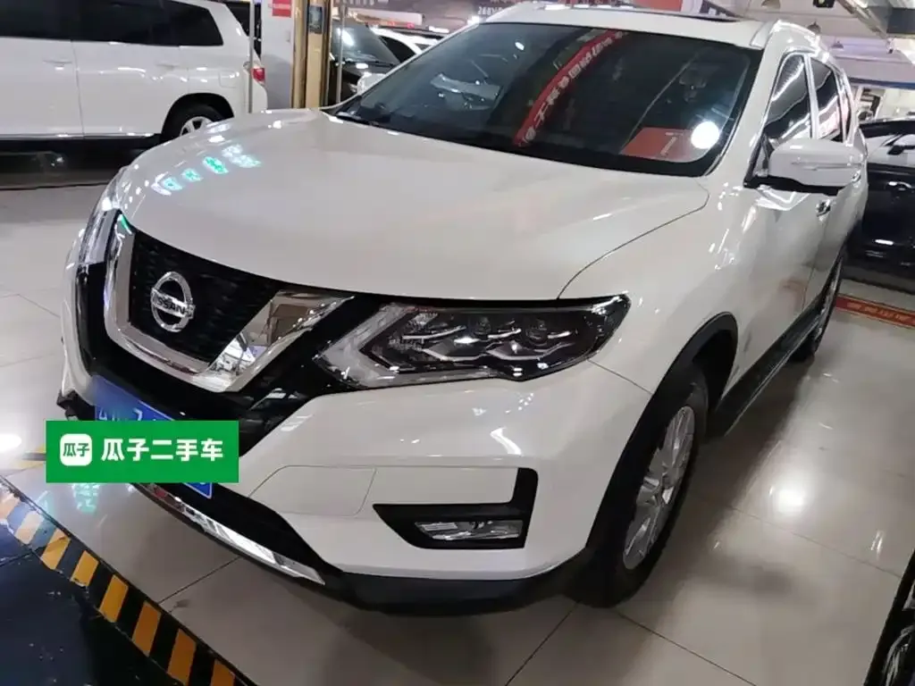 Nissan X-Trail — фото 1