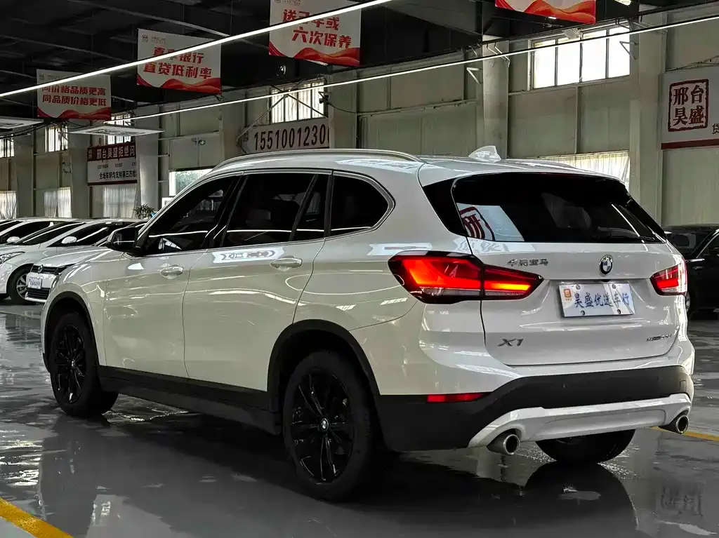 BMW X1 — фото 5