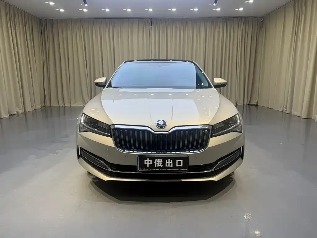 Skoda Superb — фото 4