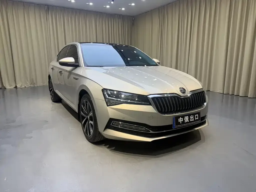 Skoda Superb — фото 6