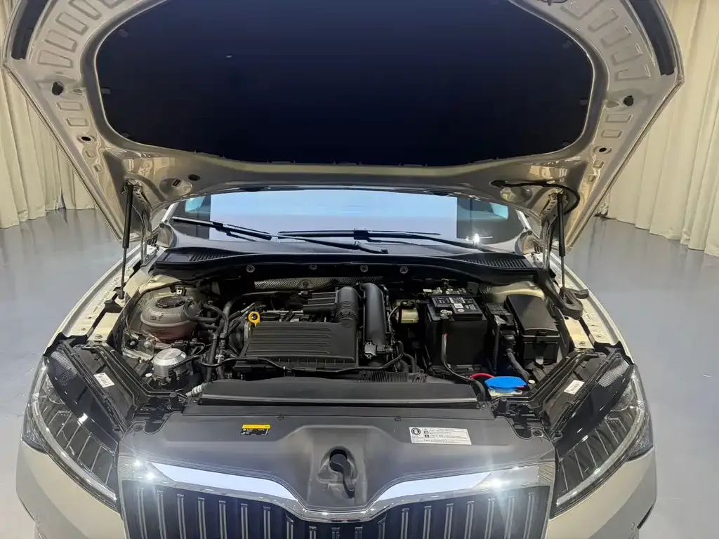 Skoda Superb — фото 2