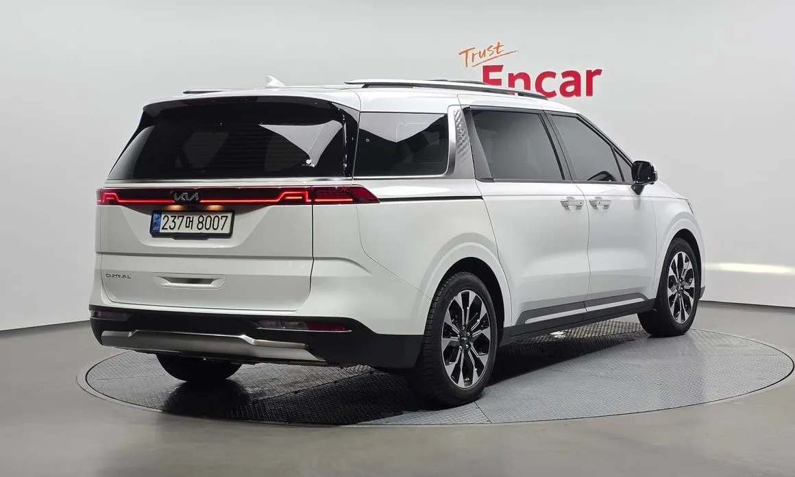 Kia Carnival — фото 10