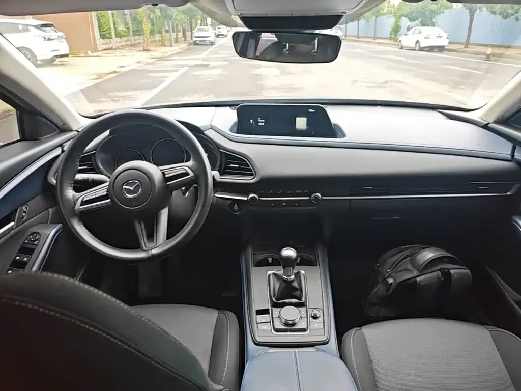 Mazda CX-30 — фото 9