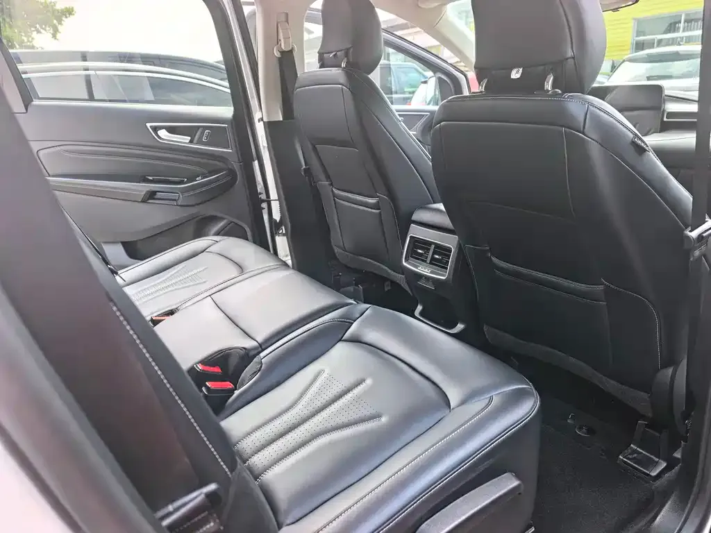 Ford Edge — фото 4