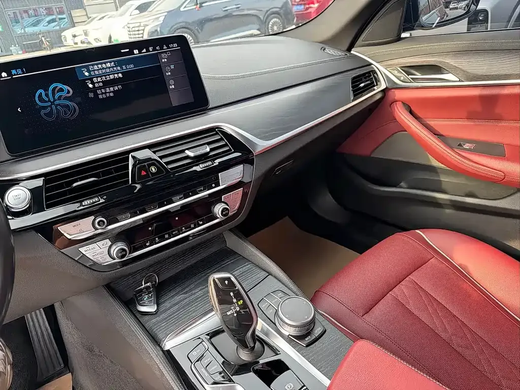 BMW 5 Series New Energy — фото 8