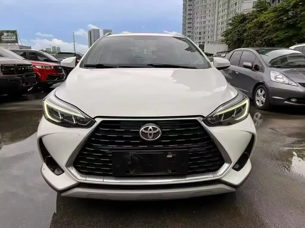 Toyota Yaris L — фото 6