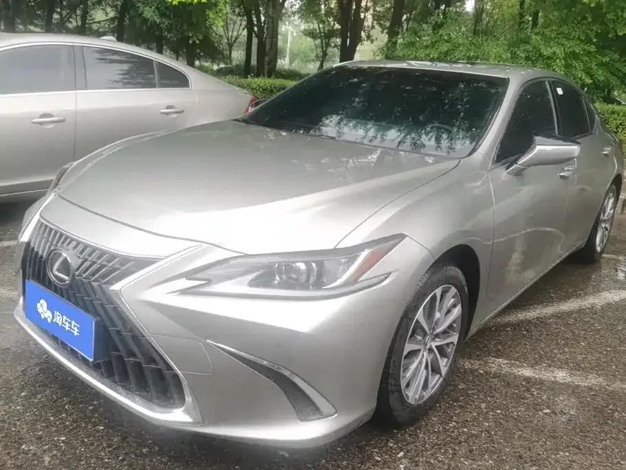 Lexus ES — фото 1
