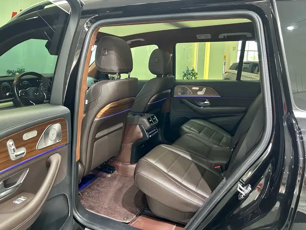 Mercedes-Benz GLS — фото 10