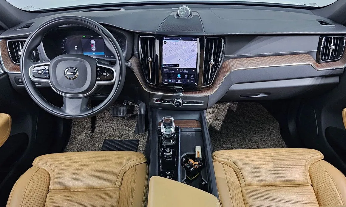 Volvo XC60 — фото 4