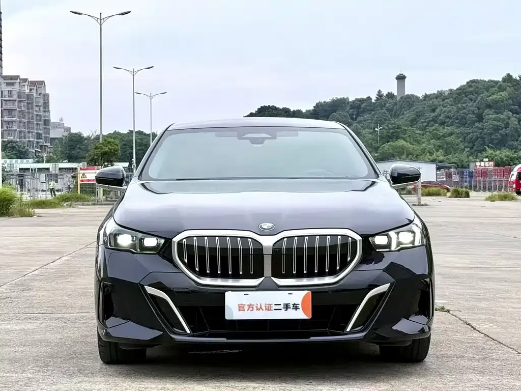 BMW 5 Series — фото 5