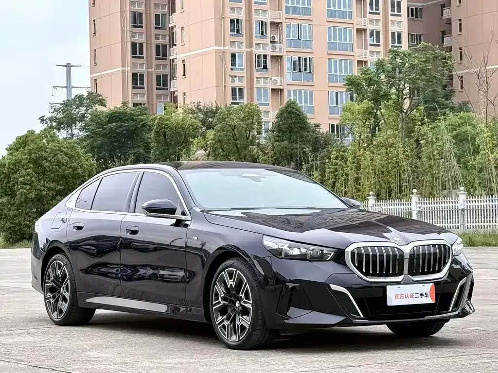 BMW 5 Series — фото 4