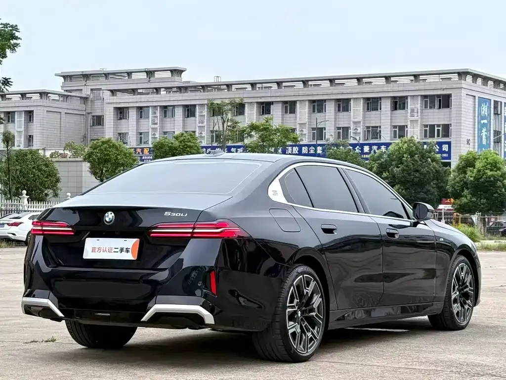 BMW 5 Series — фото 2
