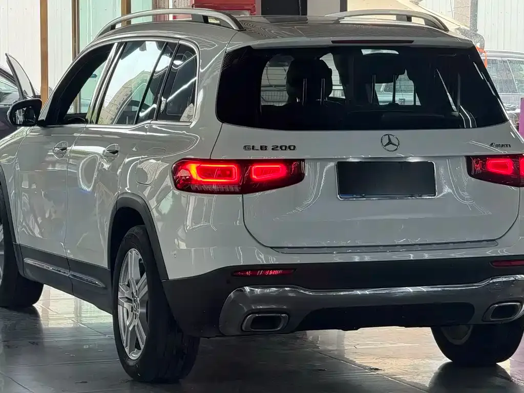 Mercedes-Benz GLB — фото 2