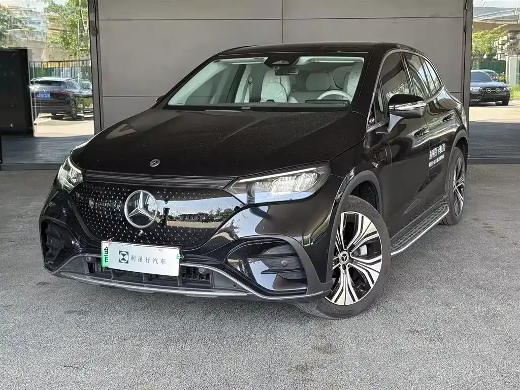 Mercedes-Benz EQE SUV — фото 1