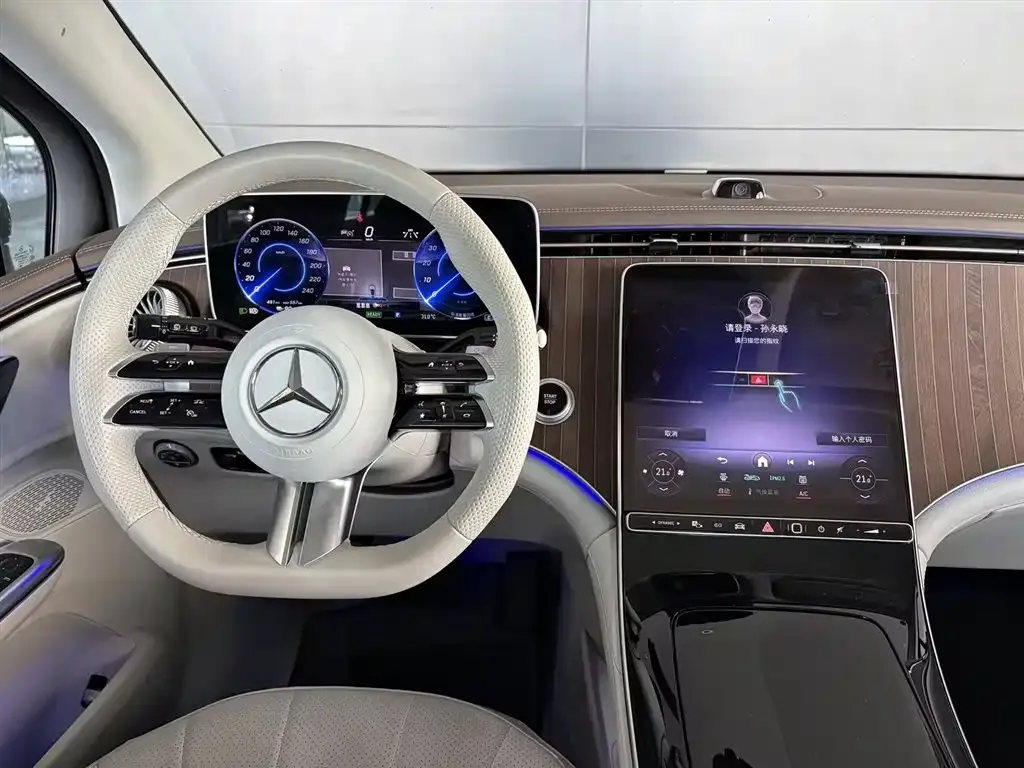 Mercedes-Benz EQE SUV — фото 6