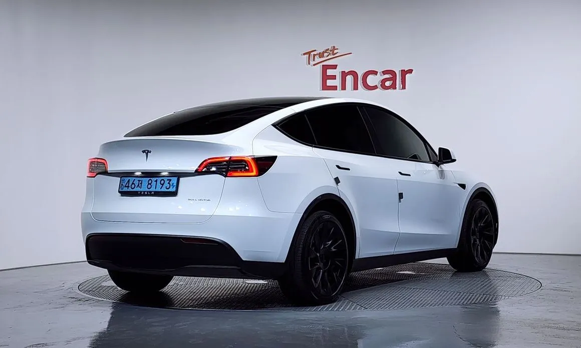 Tesla Model Y — фото 7