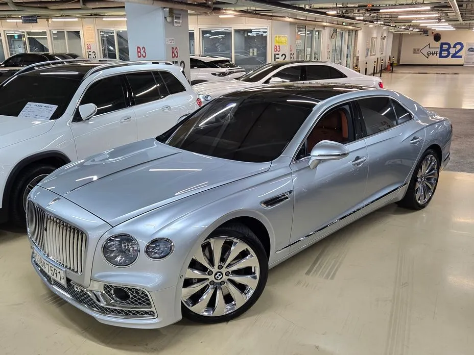 Bentley Flying Spur — фото 4