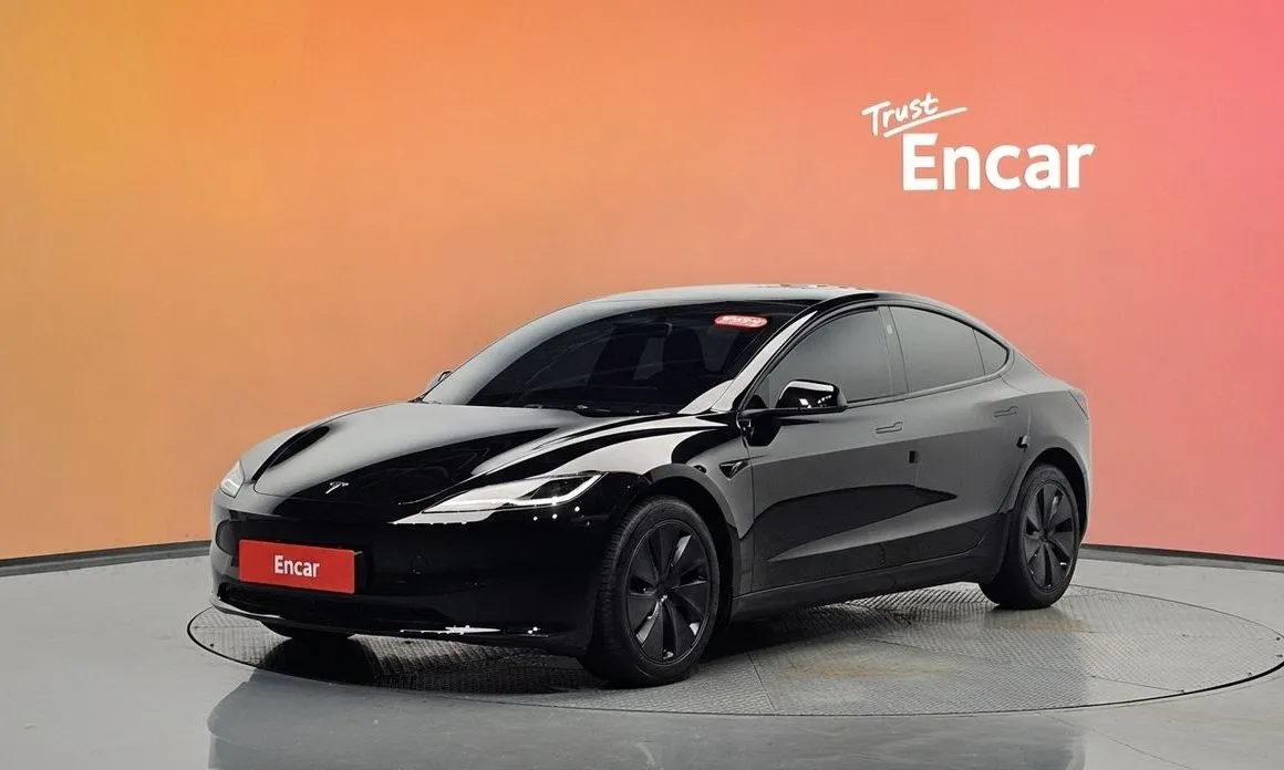 Tesla Model 3 — фото 1
