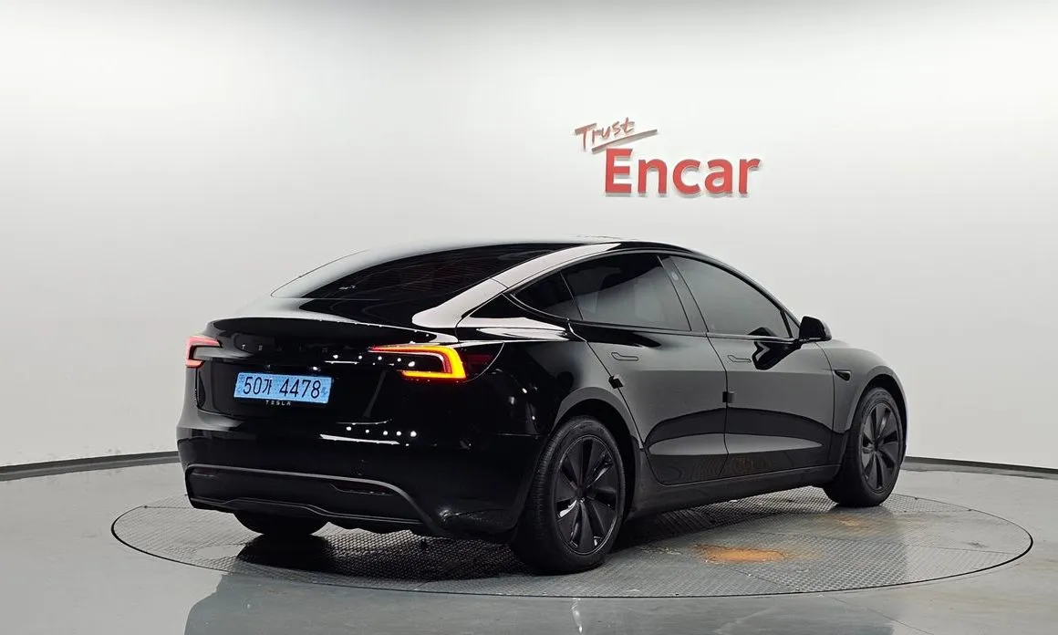 Tesla Model 3 — фото 3