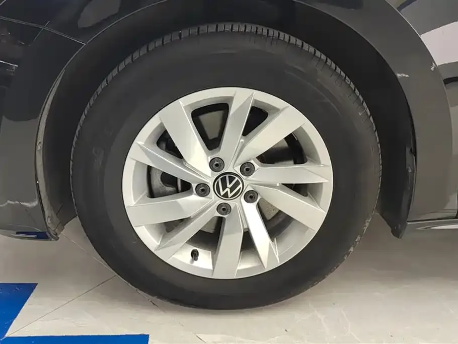 Volkswagen Passat — фото 10