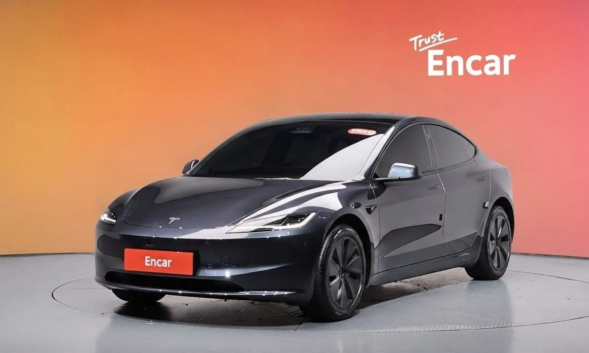 Tesla Model 3 — фото 1