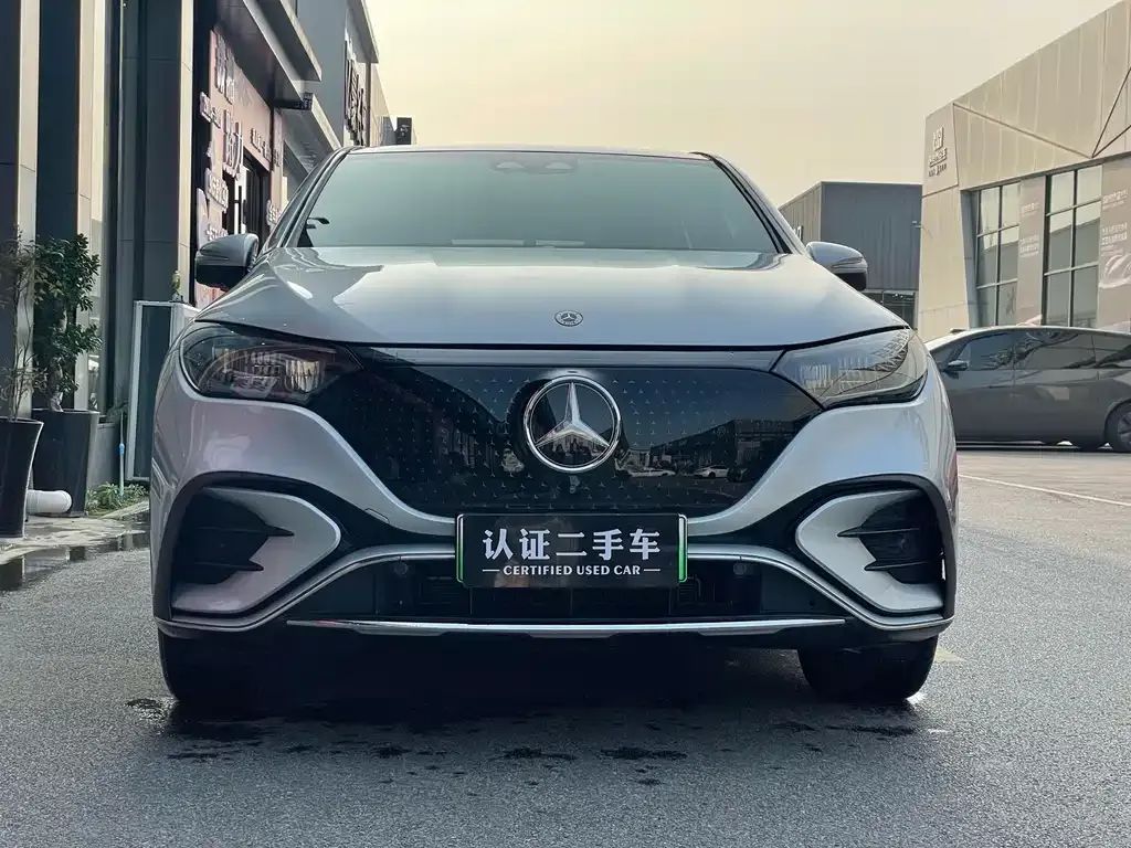 Mercedes-Benz EQE SUV — фото 3