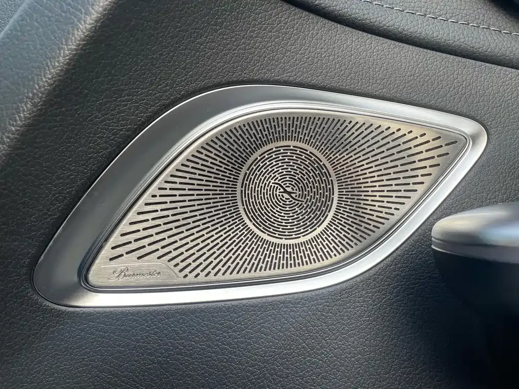 Mercedes-Benz EQE SUV — фото 9