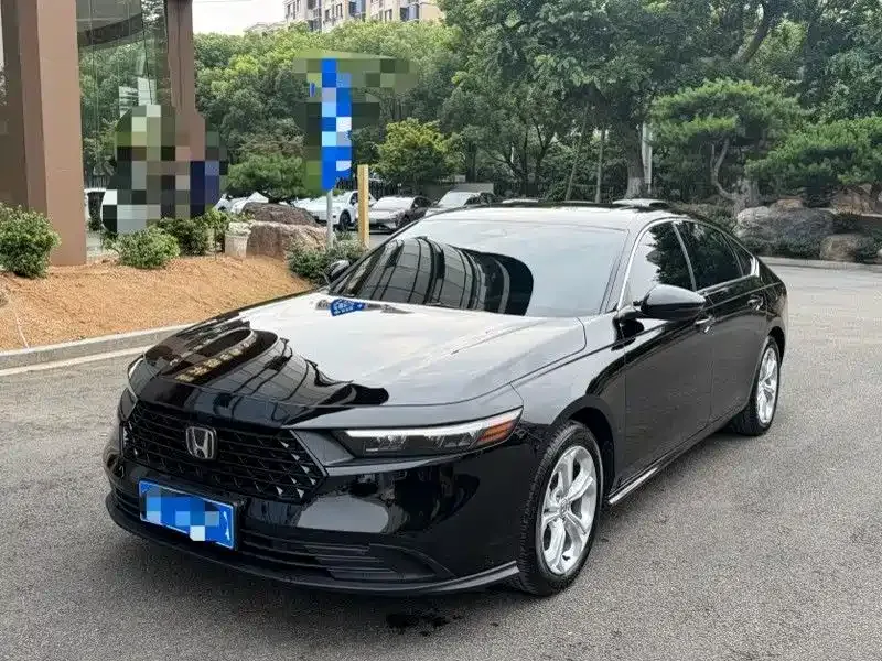 Honda Accord — фото 1