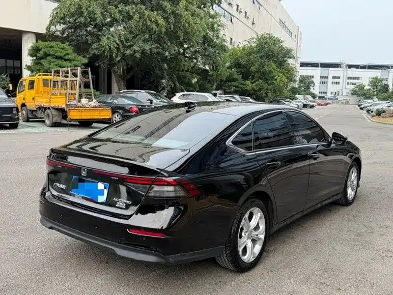 Honda Accord — фото 7