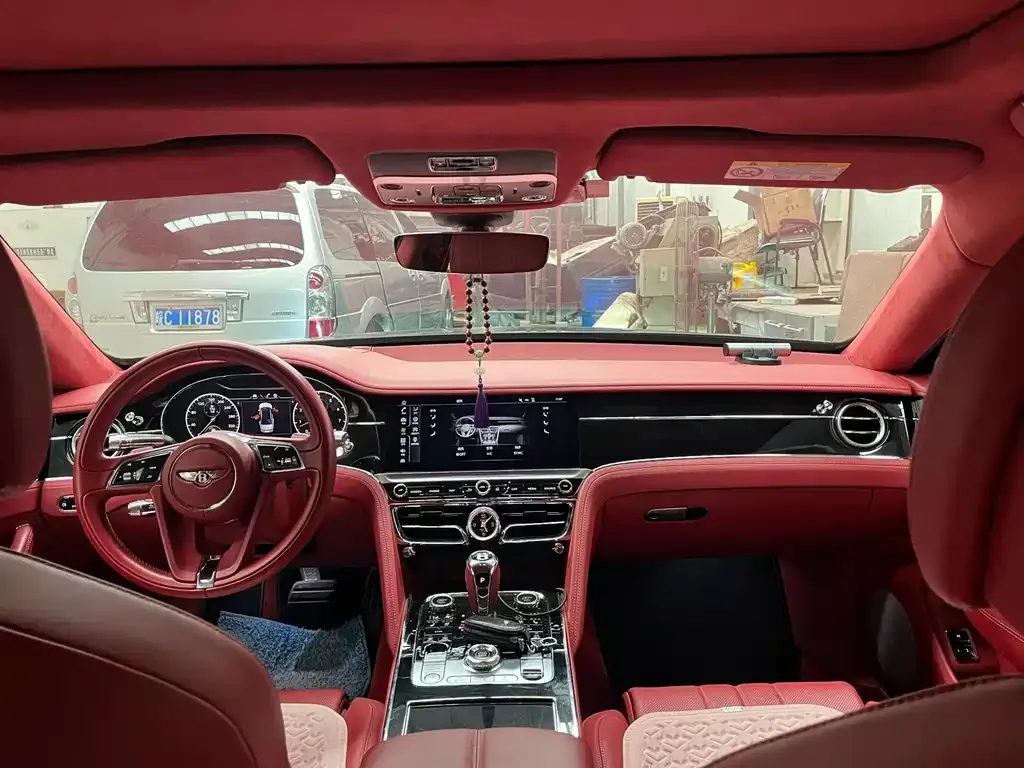 Bentley Flying Spur — фото 2