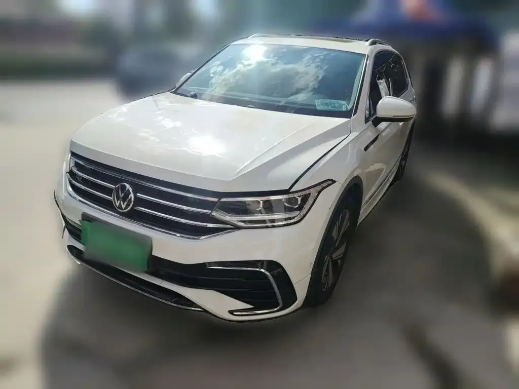 Volkswagen Tiguan L — фото 2