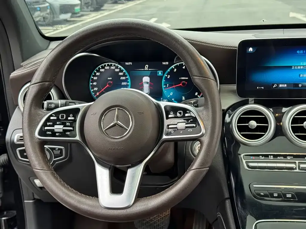 Mercedes-Benz GLC — фото 3