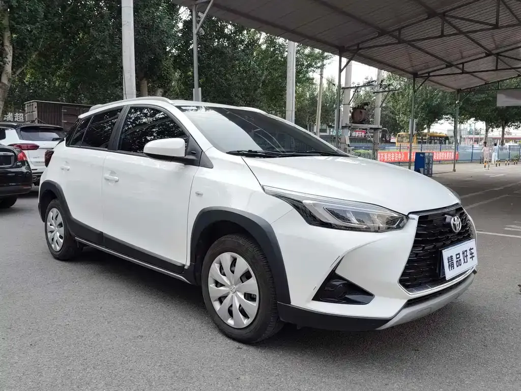 Toyota Yaris L — фото 4