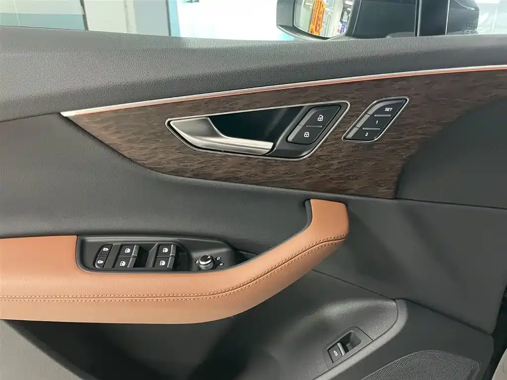 Audi Q7 — фото 5