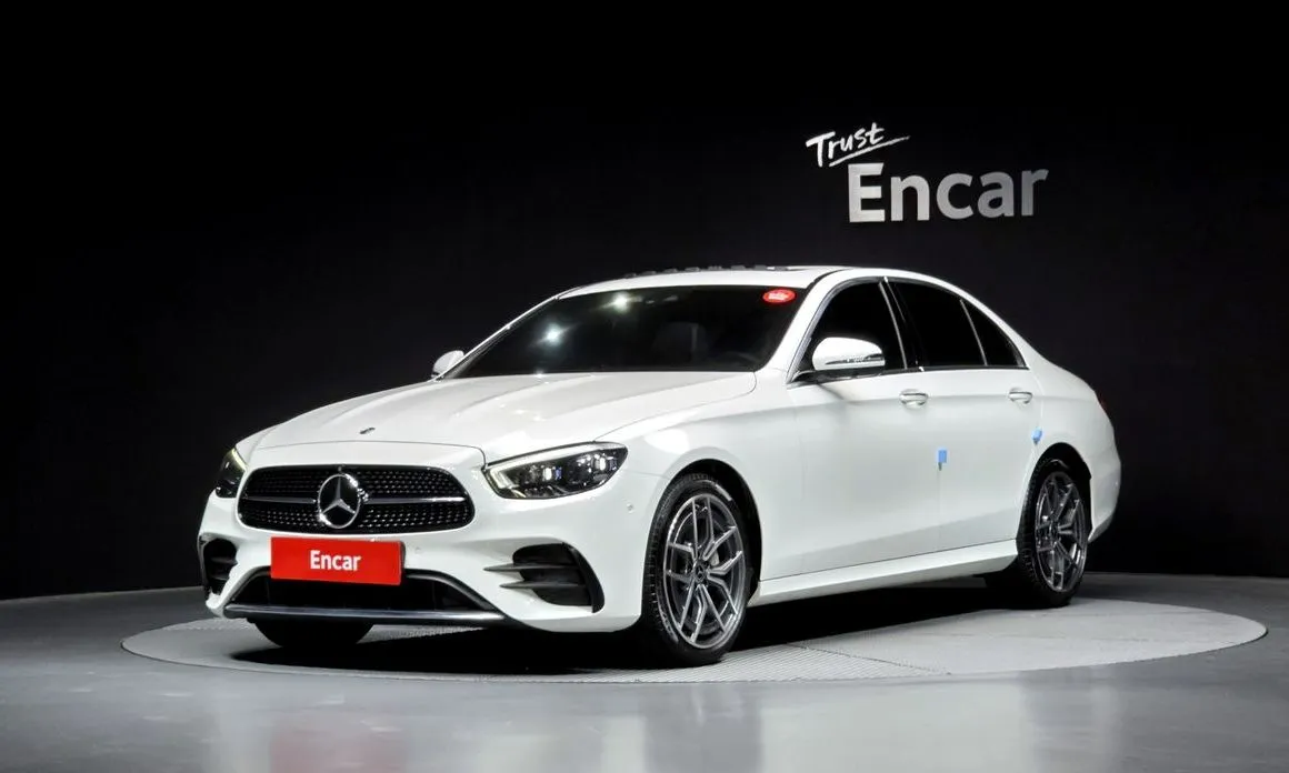 Mercedes-Benz E-Class — фото 1