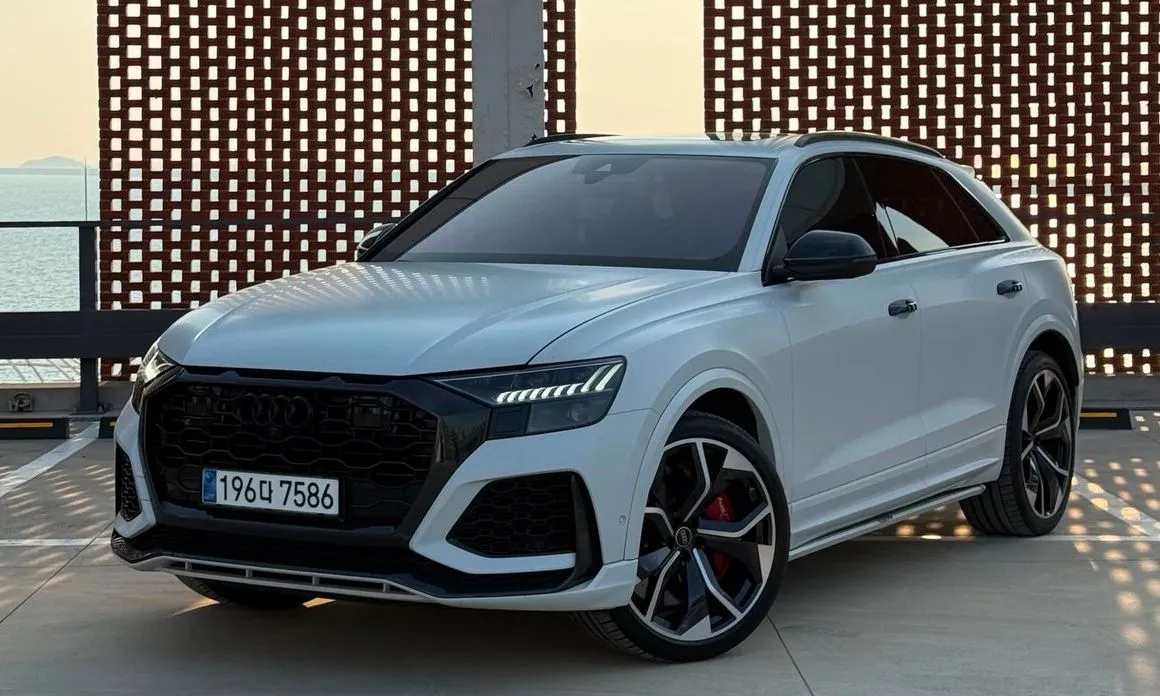 Audi RSQ8 — фото 1