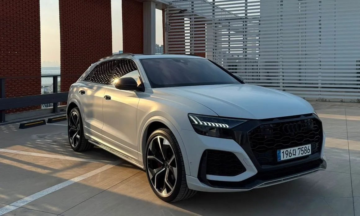 Audi RSQ8 — фото 7