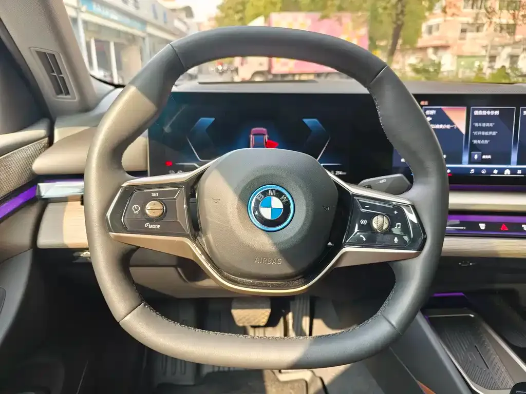 BMW i5 — фото 7