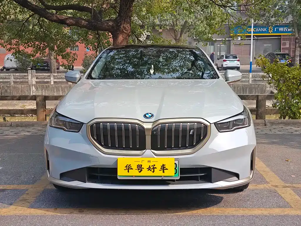 BMW i5 — фото 8