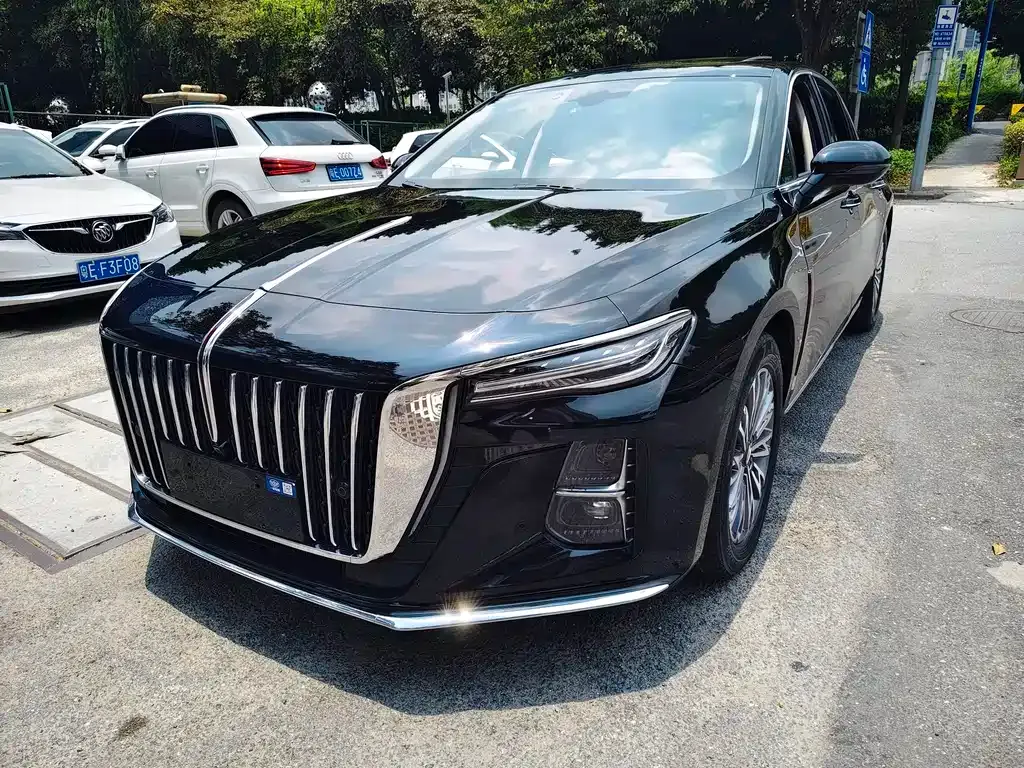 Hongqi H5 — фото 1