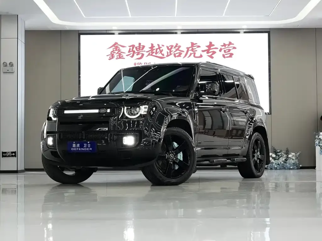Land Rover Defender — фото 1