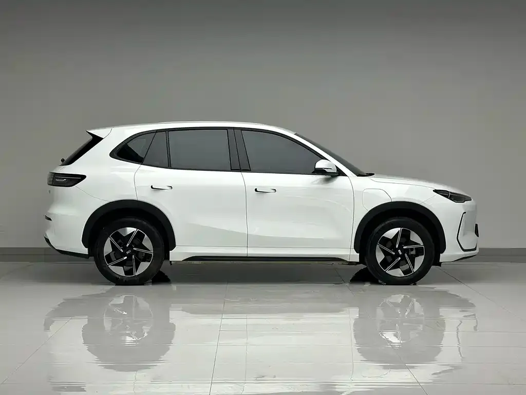 Geely Galaxy E5 — фото 4