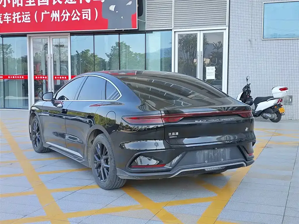 BYD Han — фото 2