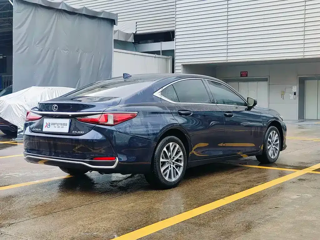 Lexus ES — фото 10