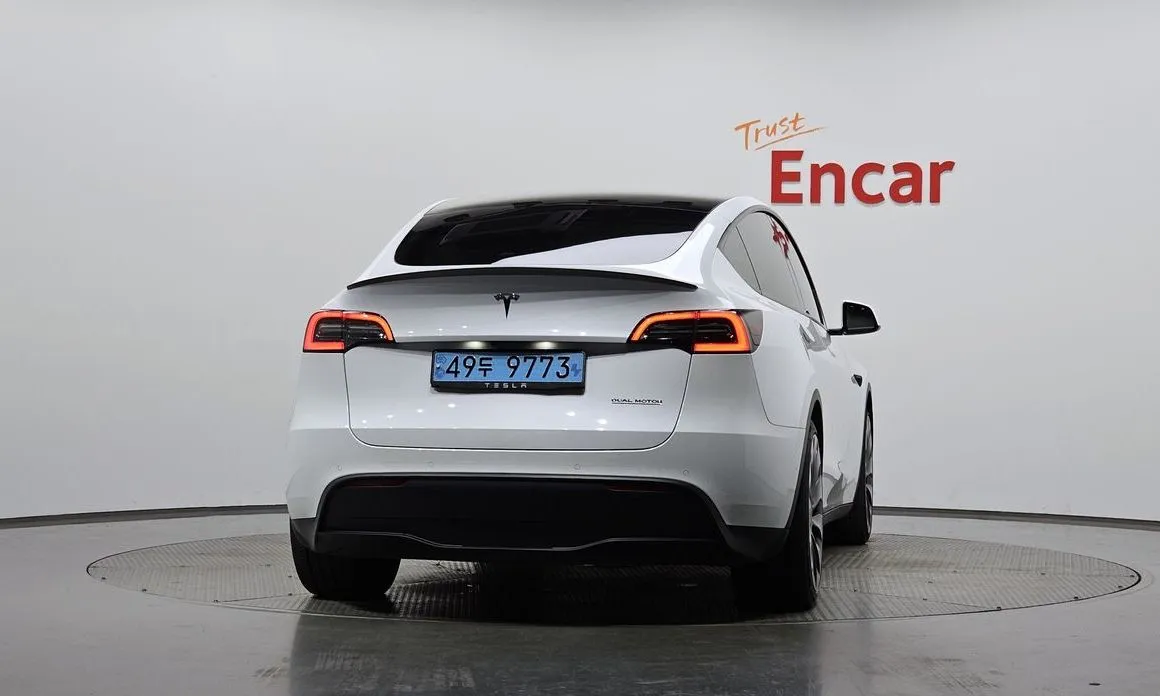 Tesla Model Y — фото 5
